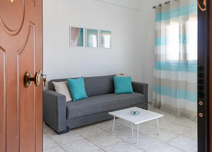 Lovely Sea View Apartment At The Heart Of The Town